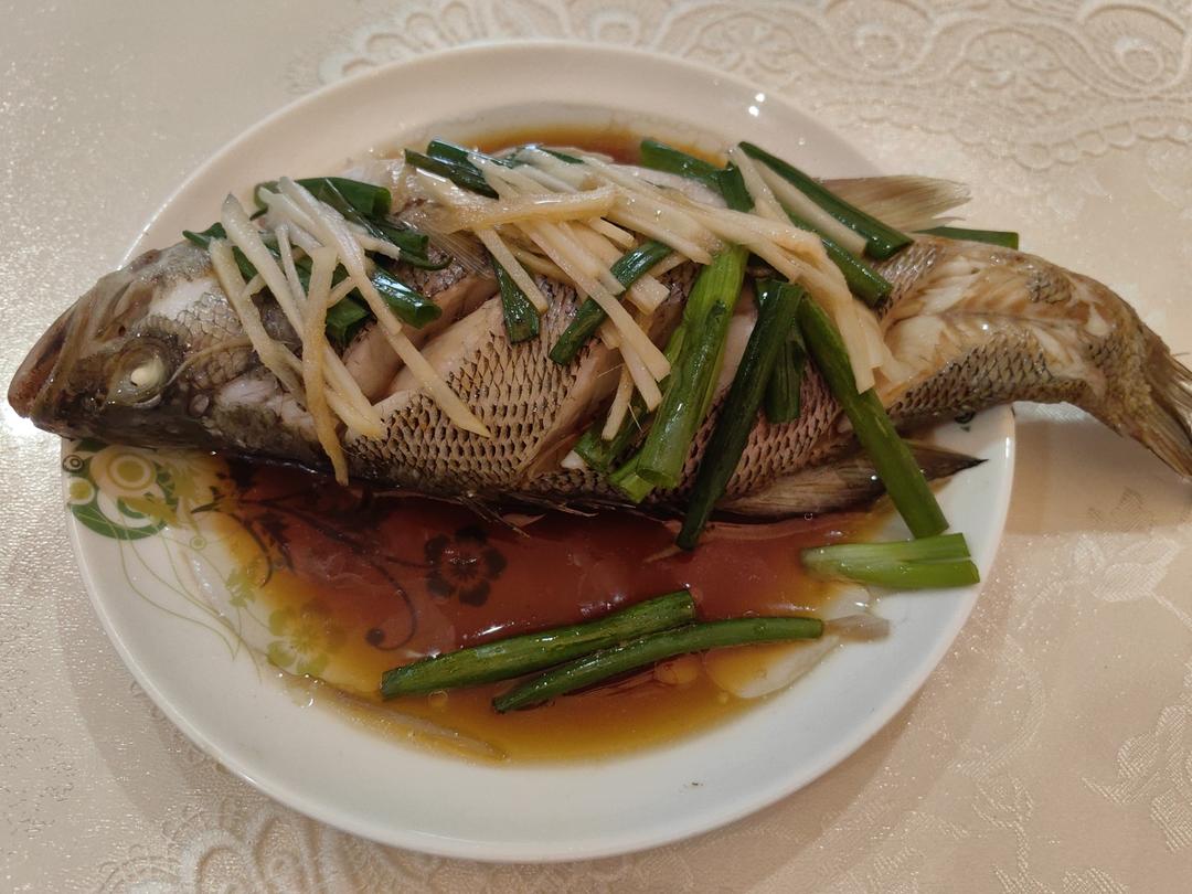 10分钟做 清蒸鲈鱼 （附切鱼图解）