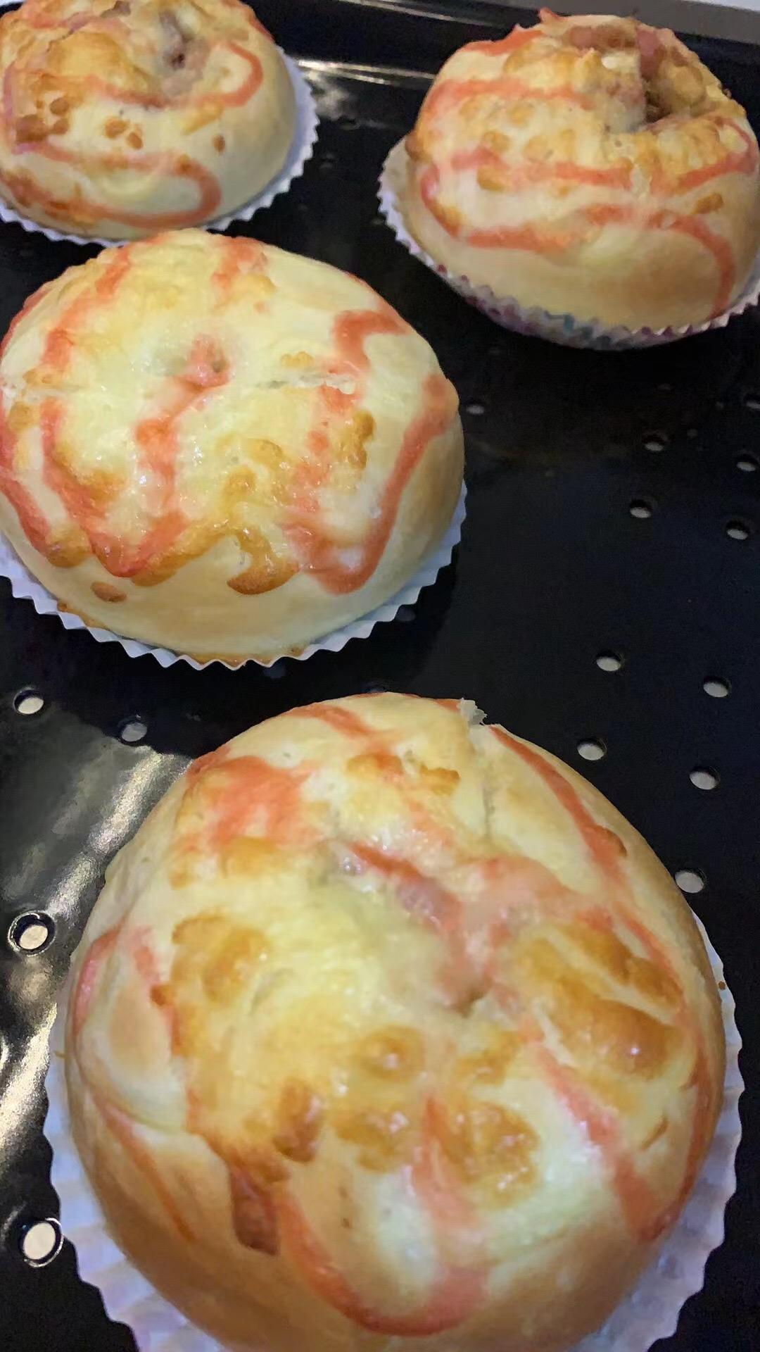 沙拉肉松面包🧀🍅🥗