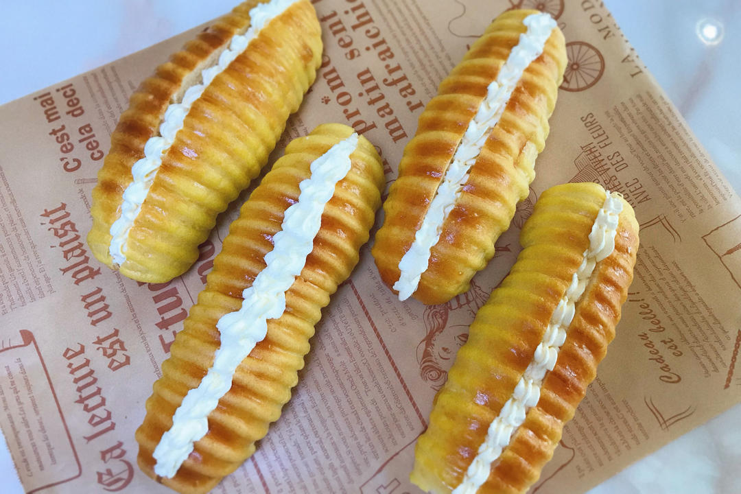 面包房里最受欢迎的毛毛虫面包