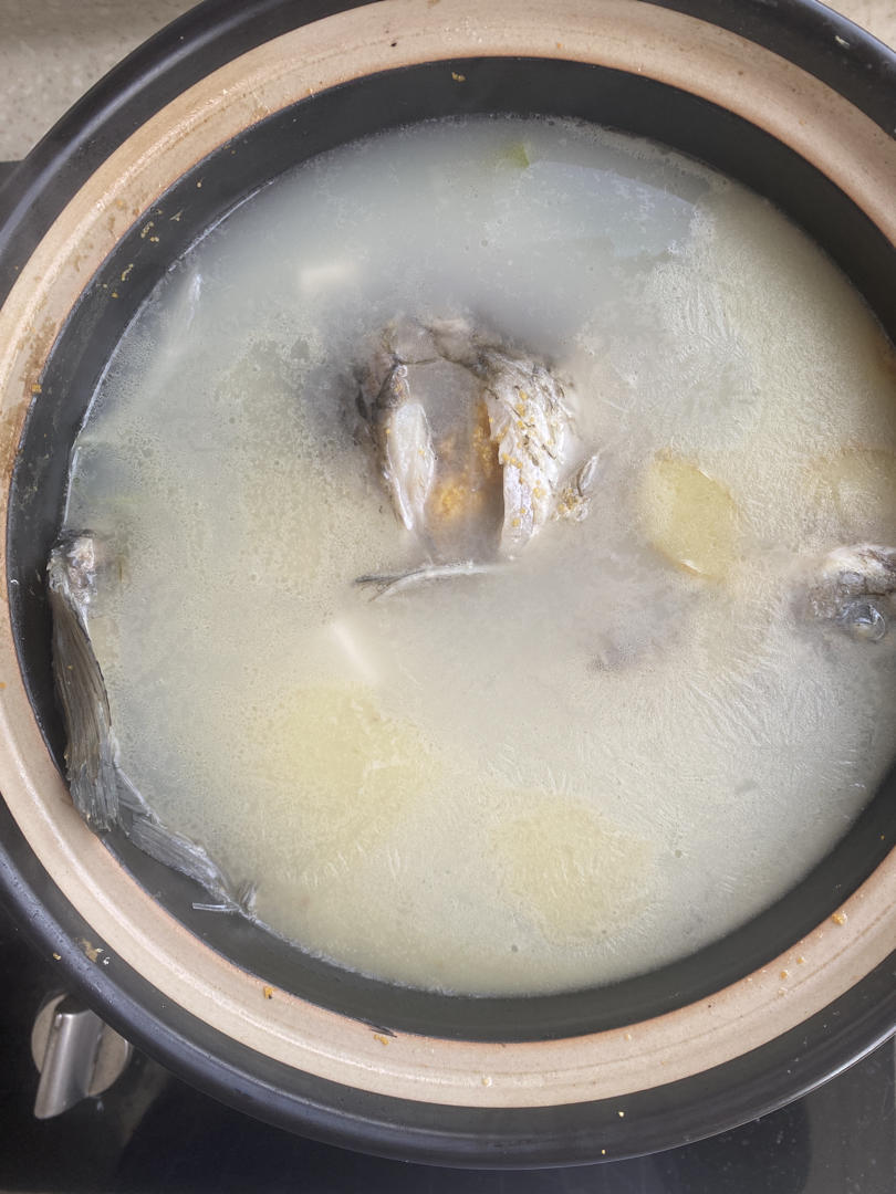 鲫鱼豆腐汤