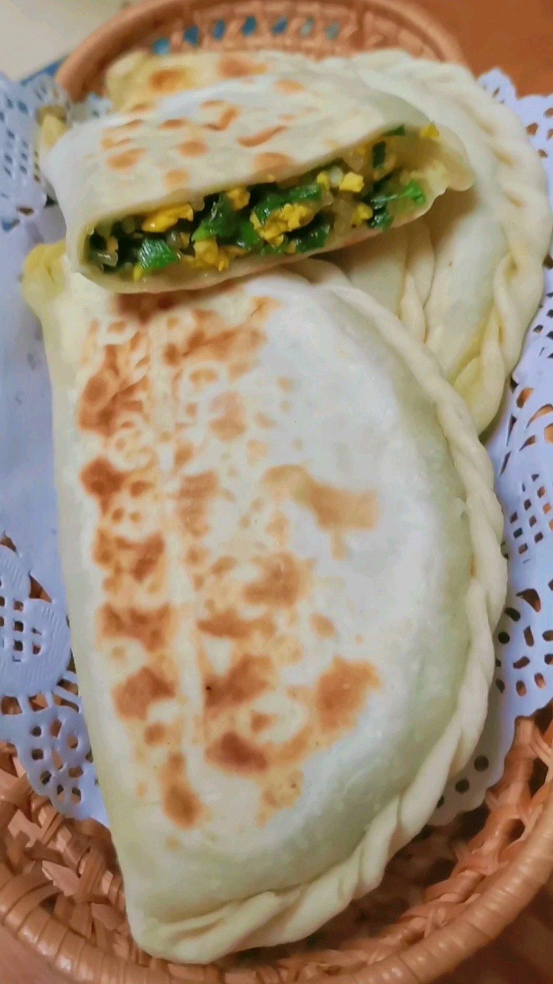 做法简单但味道不错的—韭菜盒子的做法