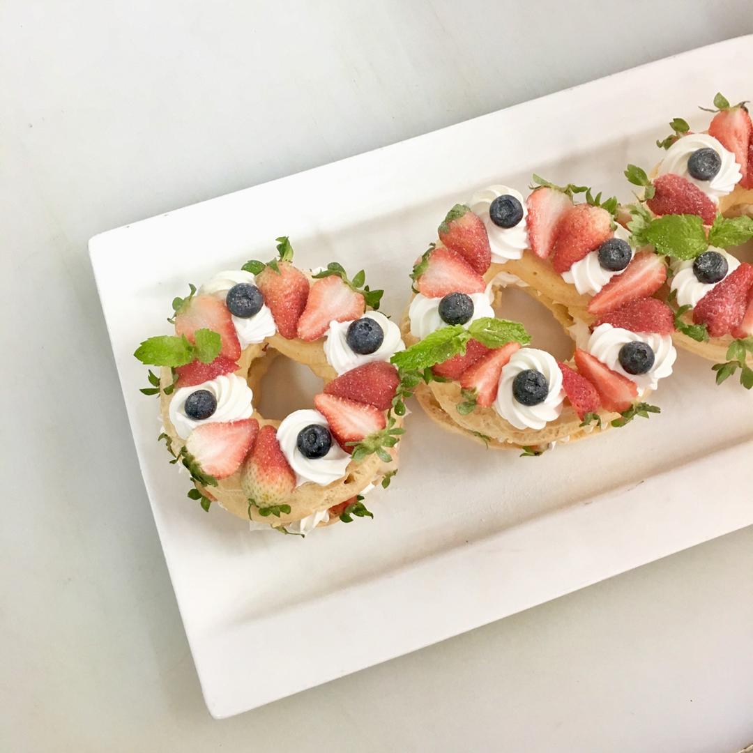 草莓巴黎-布雷斯特泡芙