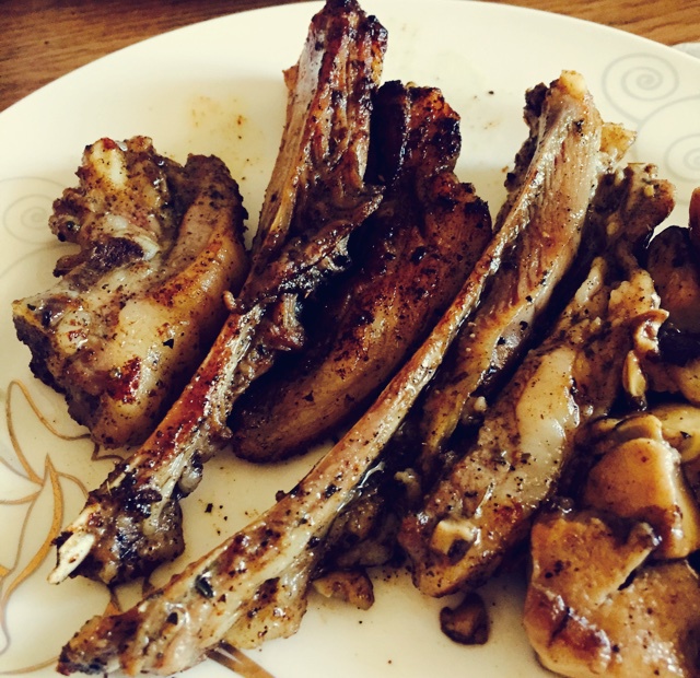 为情人节烛光晚餐提前操练的【法式煎羊排】