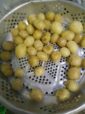 椒盐土豆的做法 步骤3
