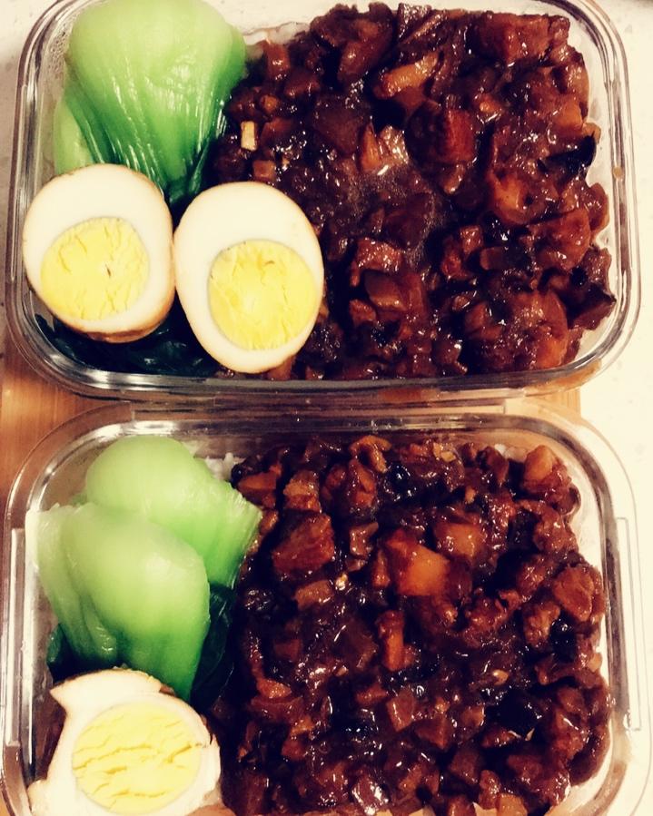 洋葱酥卤肉饭