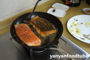 西式三文鱼配蔬菜莎拉 Salmon Steak的做法 步骤6