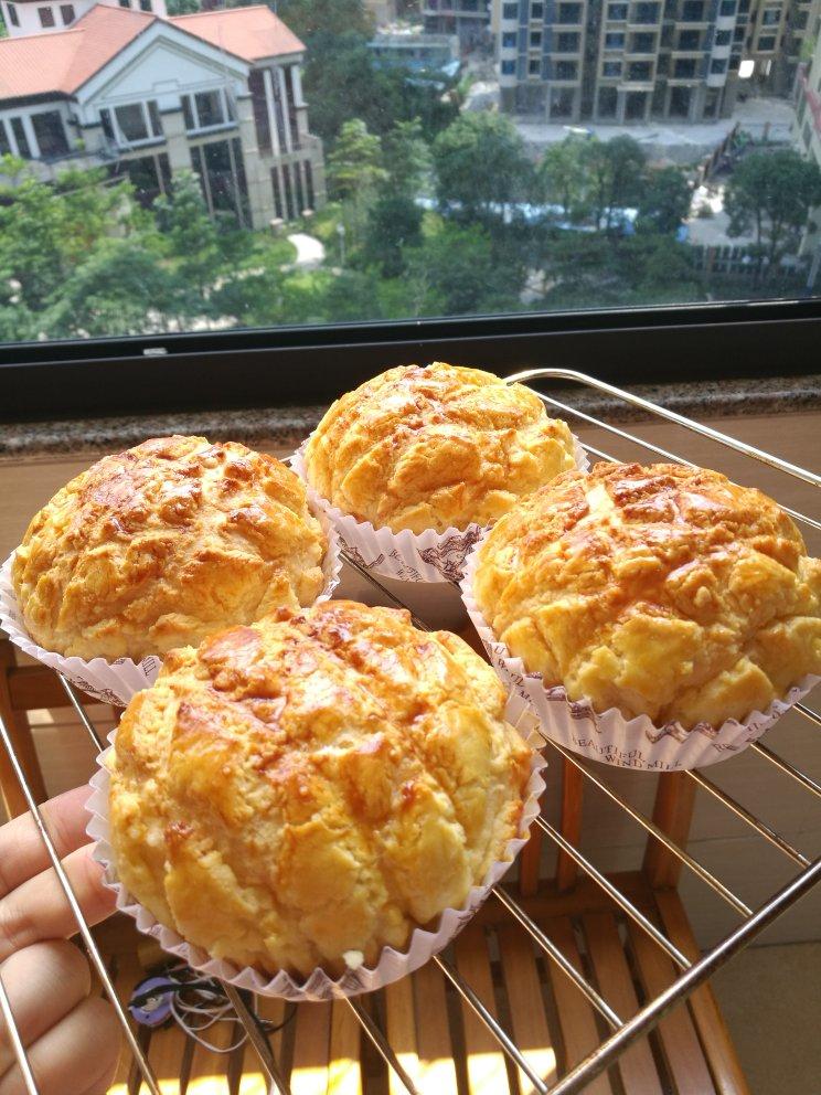 好吃到炸裂的港式菠萝包（附带制作酥皮的小视频）