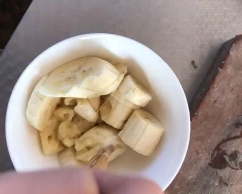 好吃的香蕉🍌饼的做法 步骤2