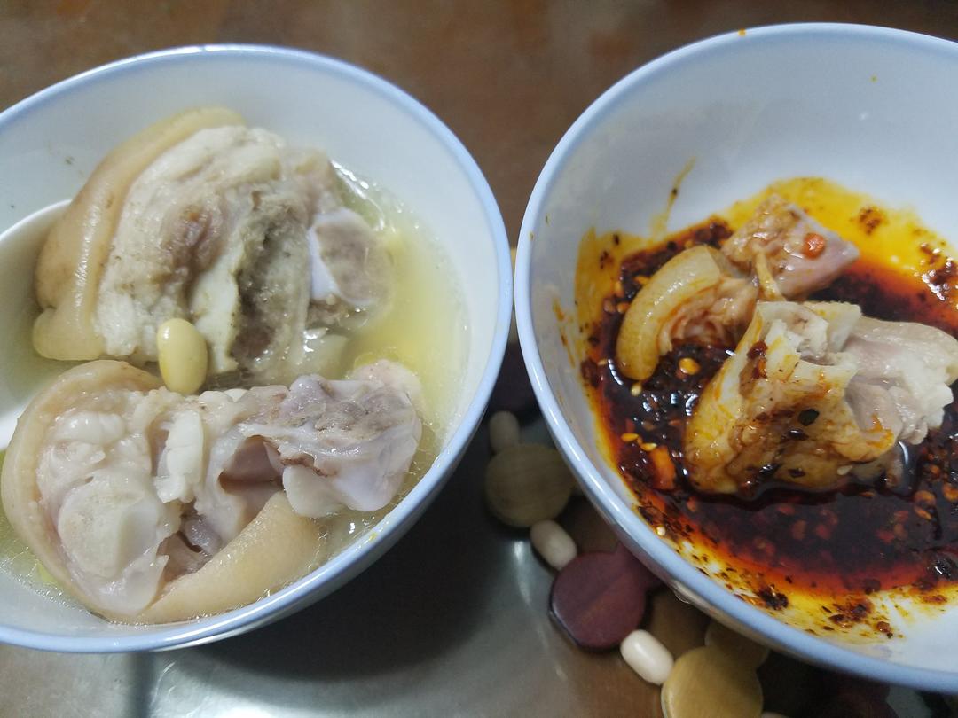 黄豆花生猪脚汤