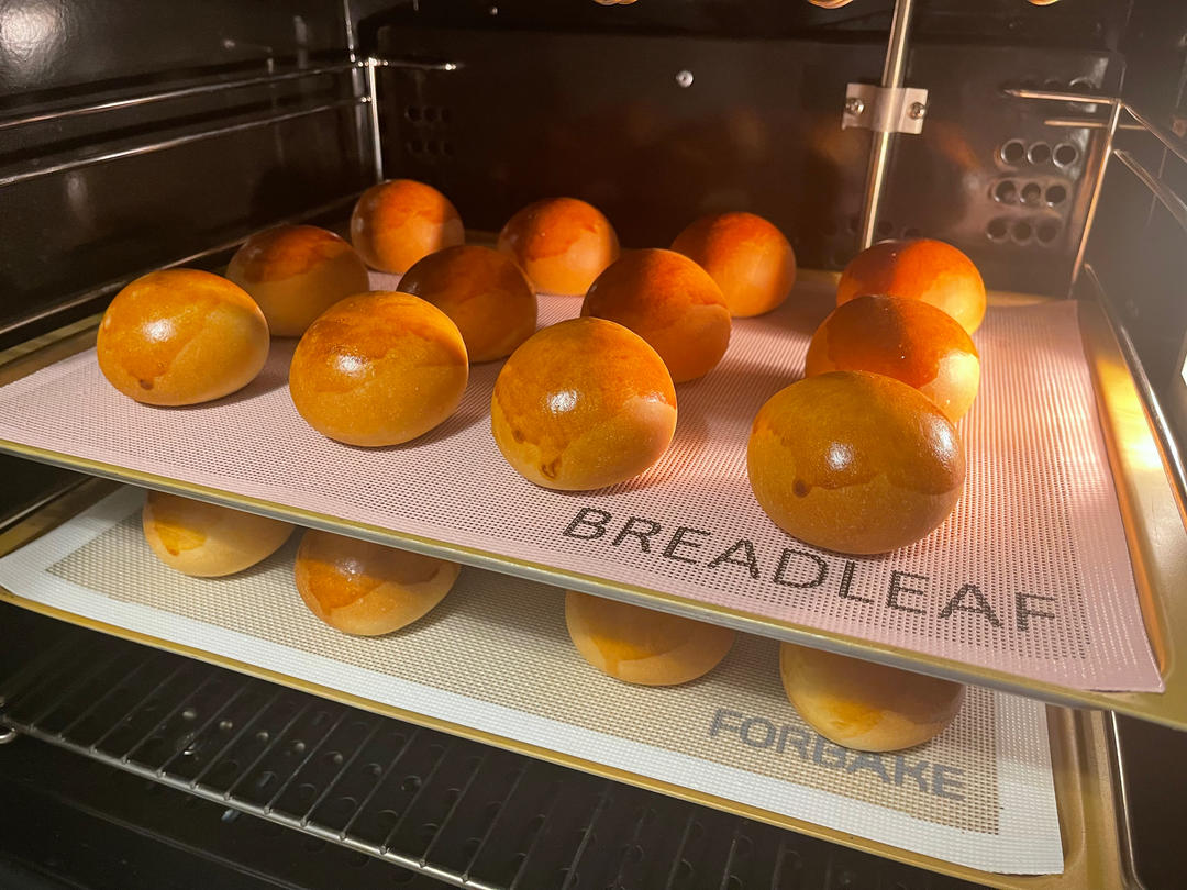 像棉花般柔软的炼乳小餐包，新手一次成功