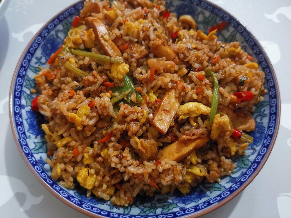 好吃到停不下来的酱油蛋炒饭