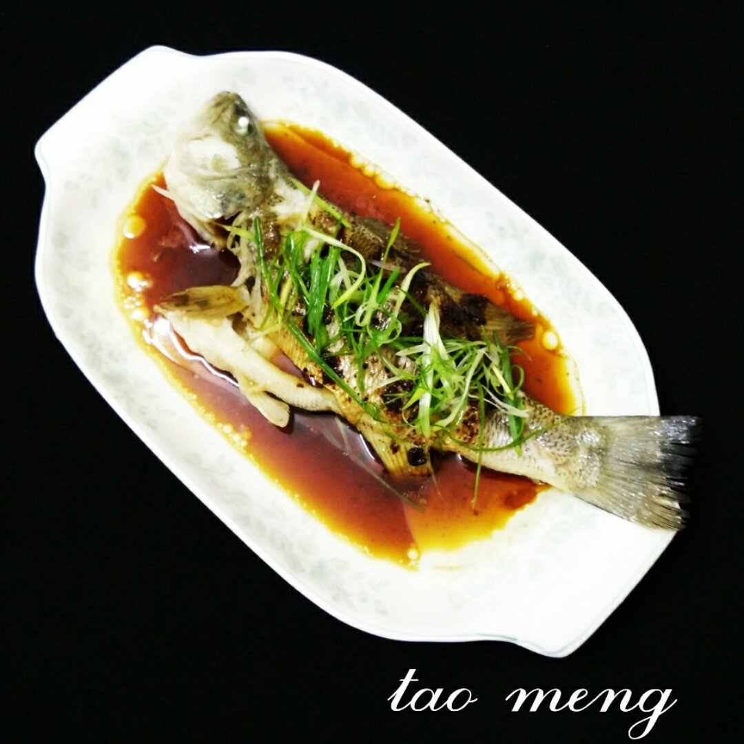 桃梦儿做的懒人版清蒸鱼
