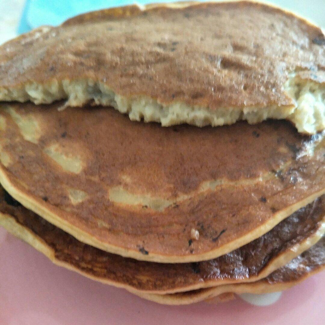 【减脂早餐】无油香蕉松饼（超简单）