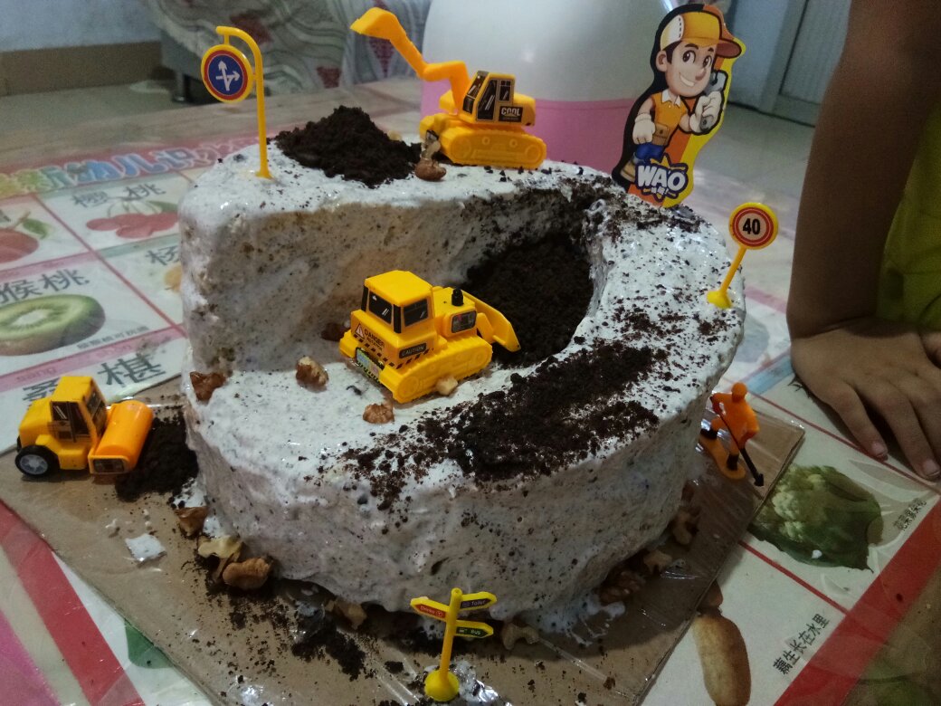 工程车生日蛋糕