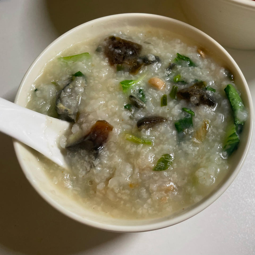 妈妈👩教我做的皮蛋瘦肉粥🥣简单快捷美味😋