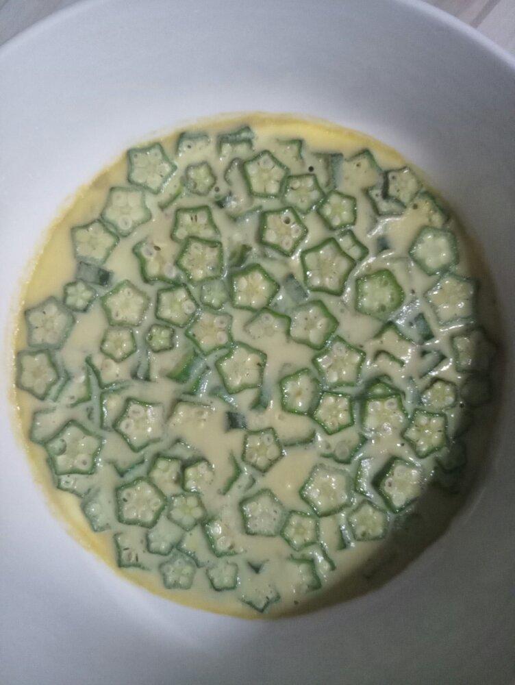 颜值控-做一朵开在碗里的花秋葵蒸水蛋