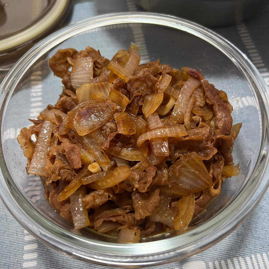 好吃到舔盘的秘制洋葱炒肥牛卷！拌饭巨香