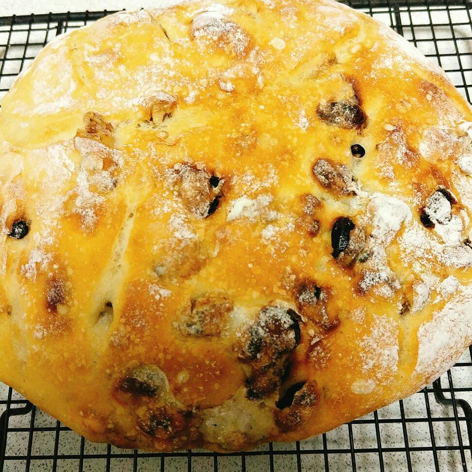 红酒果干欧包（免揉面，零基础，健康美味。附红酒果干、彩色面团的做法）