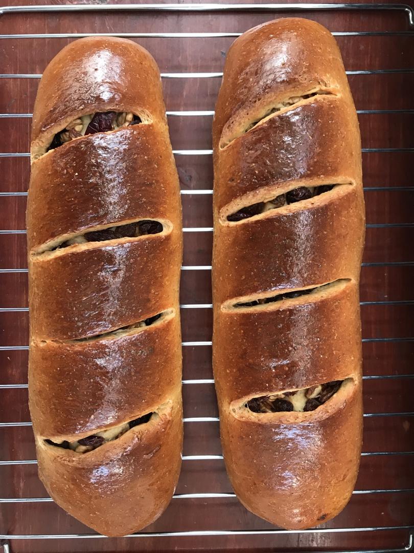 风靡代购店的新疆果仁大列巴