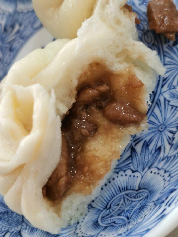 云朵般松软爆浆蜜汁叉烧包