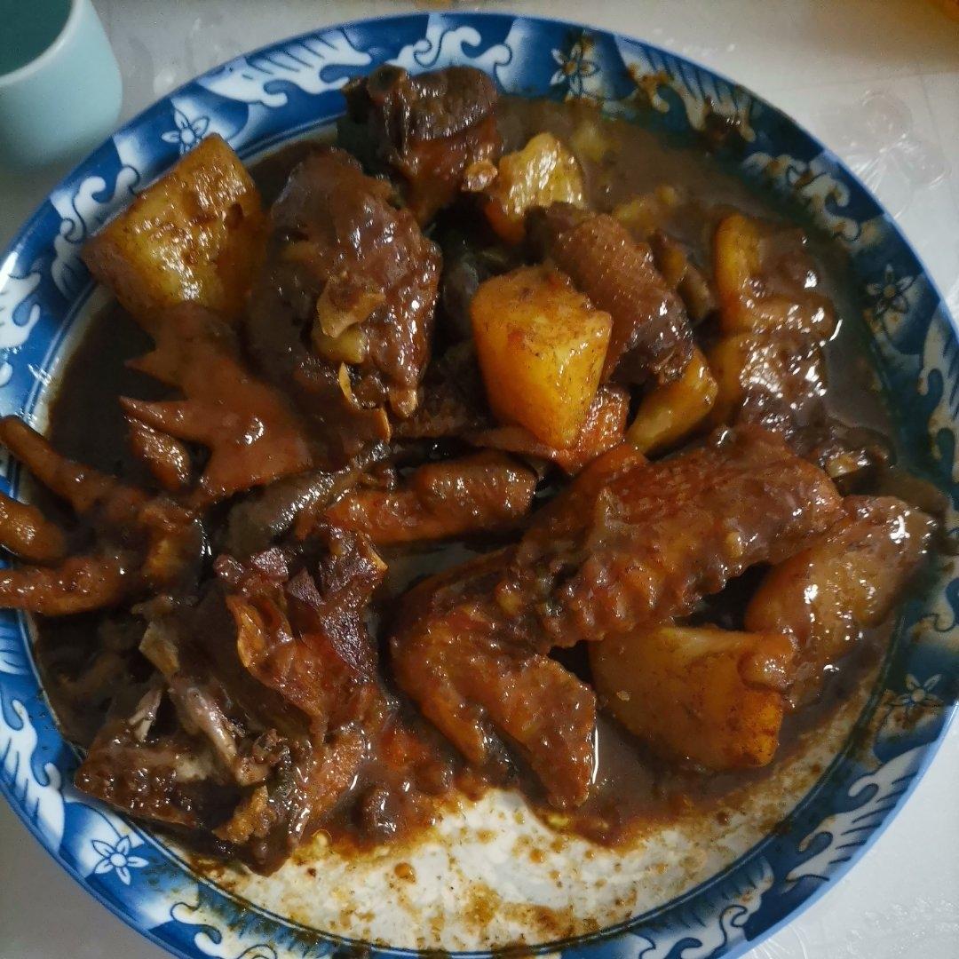 小笨鸡炖土豆（红烧家庭做法）