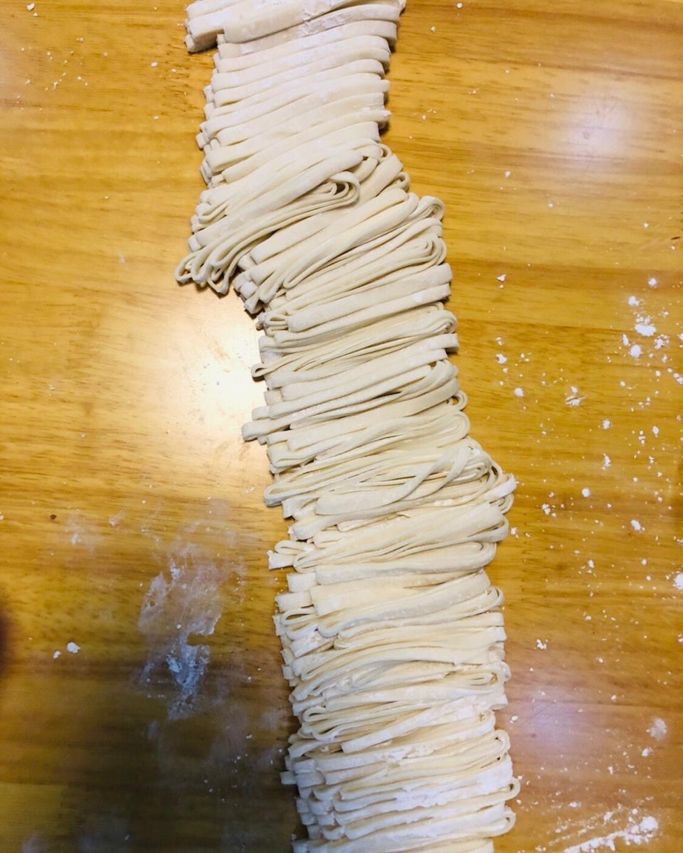 快手纯手工擀面条