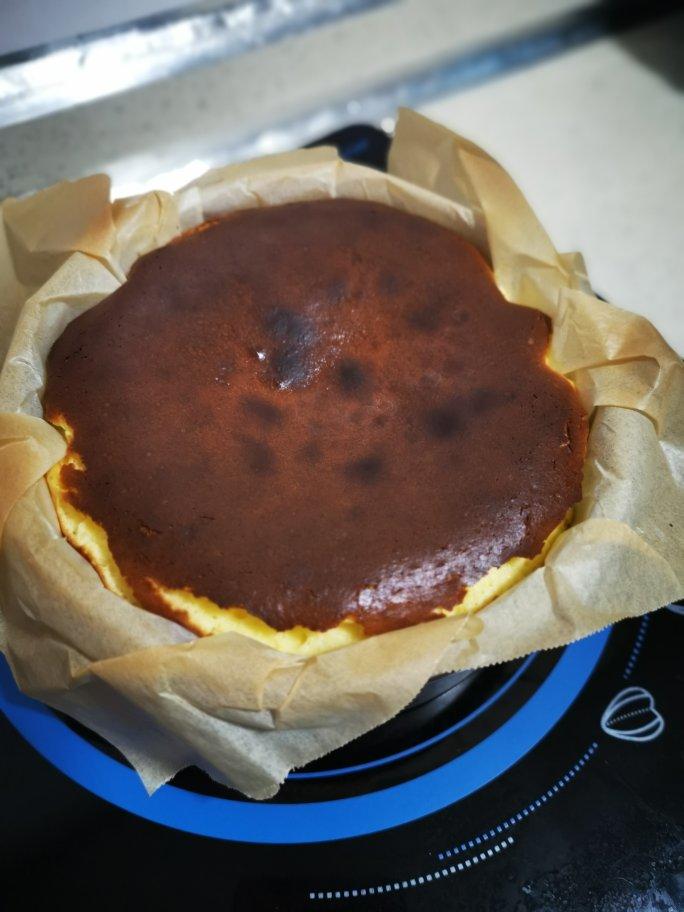 巴斯克式烤芝士蛋糕[超简单][搬运]