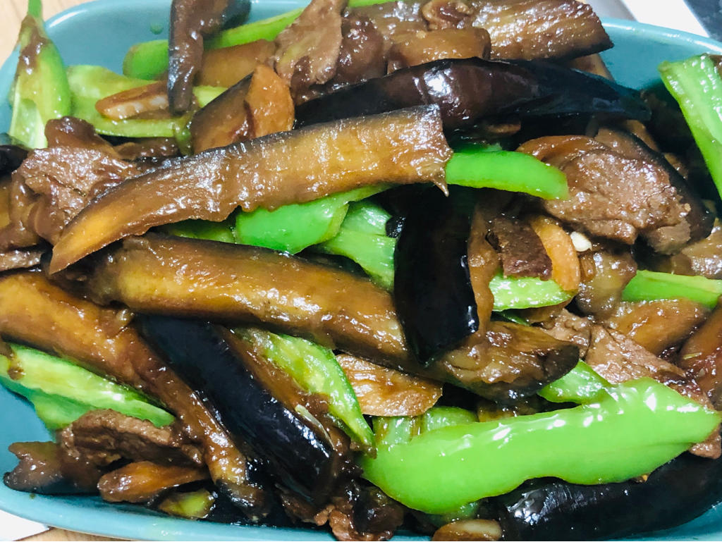 米饭面条的最佳搭配东北茄子炒辣椒