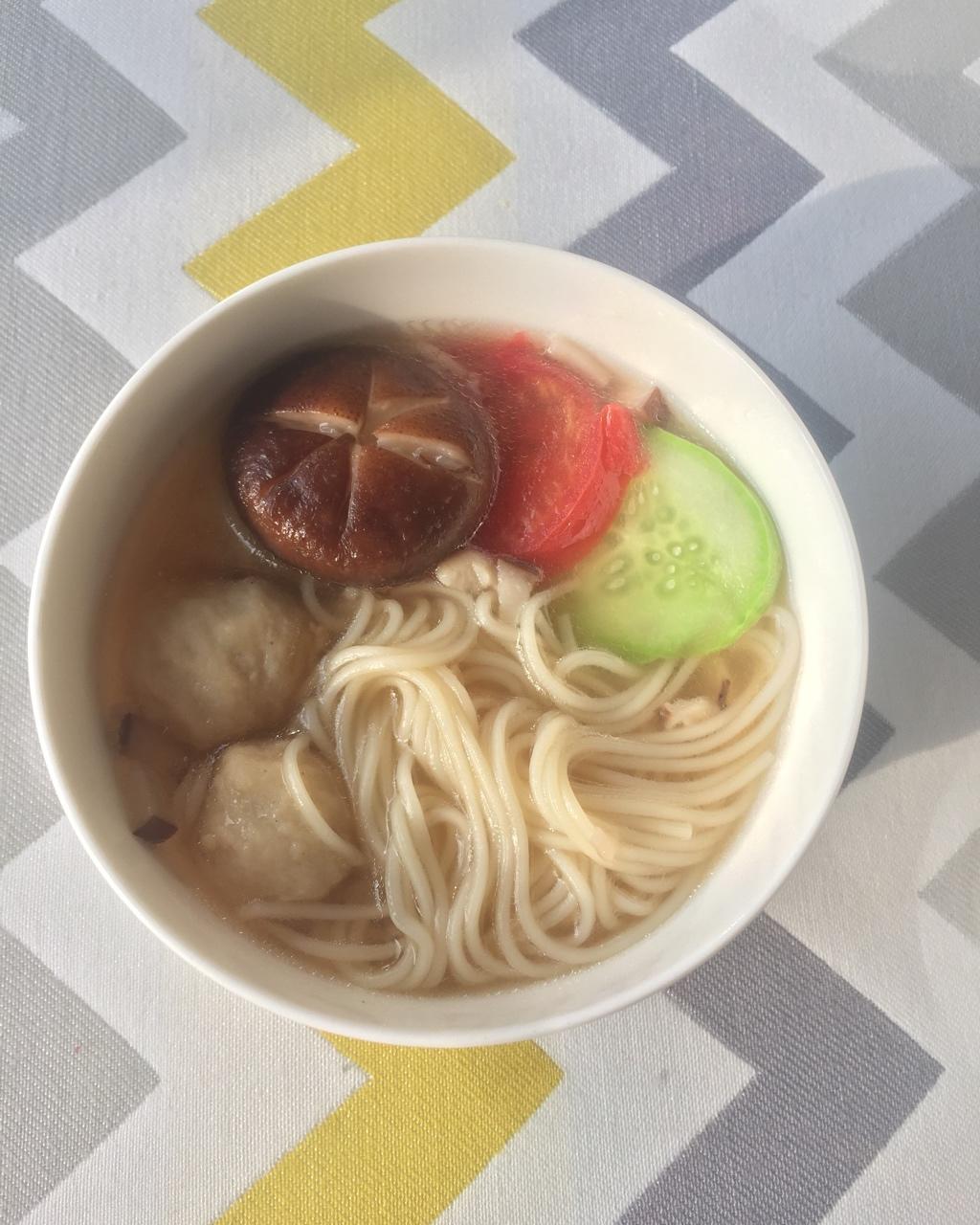 菌汤面条 看得见的香菇 尝得到的鲜美 这才是真正的菌汤