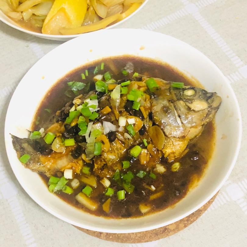 红烧罗非鱼（附鱼皮不破方法）