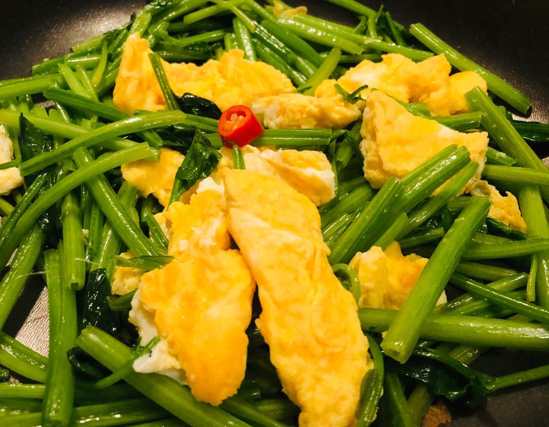菠菜炒鸡蛋