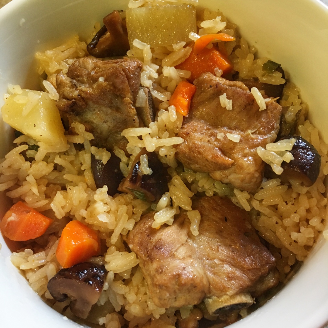 喷香排骨焖饭（爆好吃）