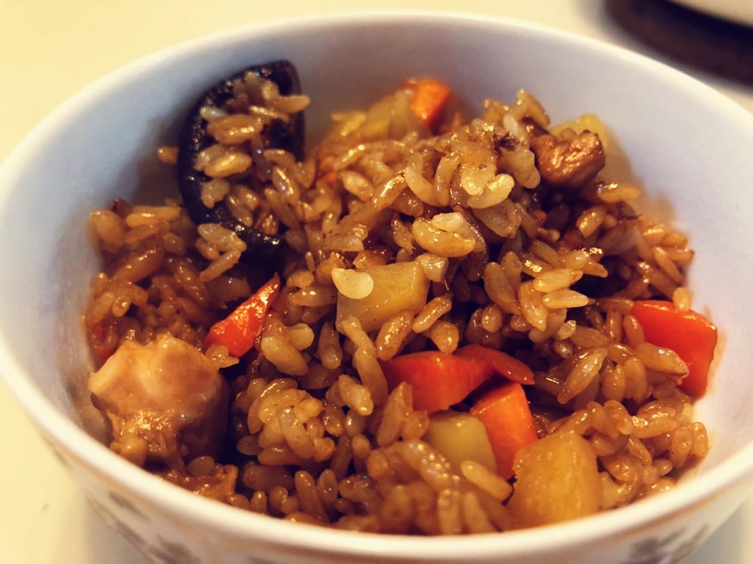 【香菇鸡肉焖饭】