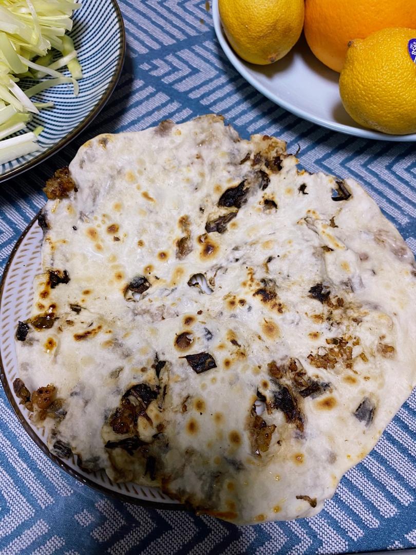 干香薄脆的梅干菜饼