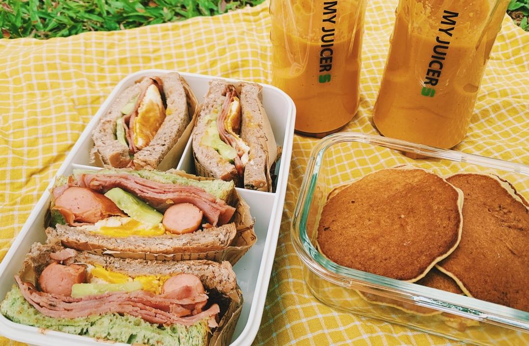 【减脂早餐】无油香蕉松饼（超简单）