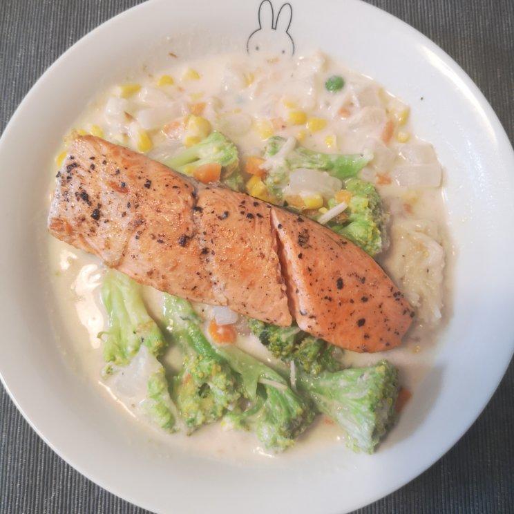 三文鱼田园豆浆炖杂蔬【健康一锅端】