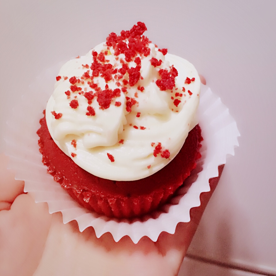 小宝贝儿d17w做的红丝绒纸杯蛋糕
