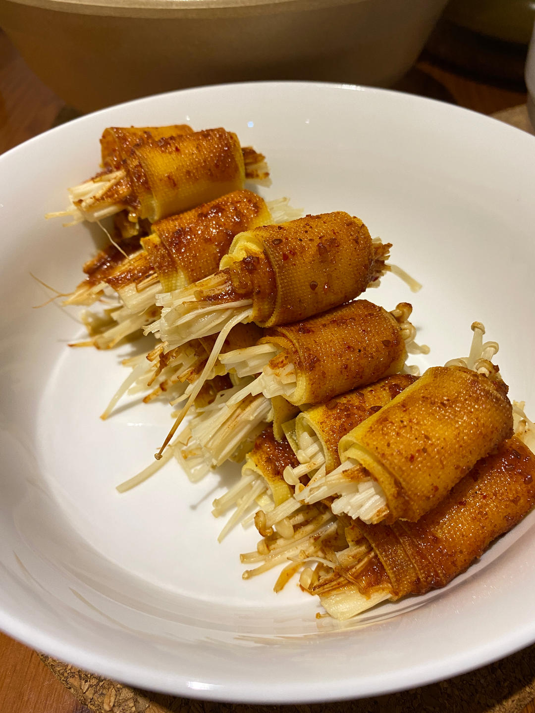 和风辣烤豆皮金针菇卷