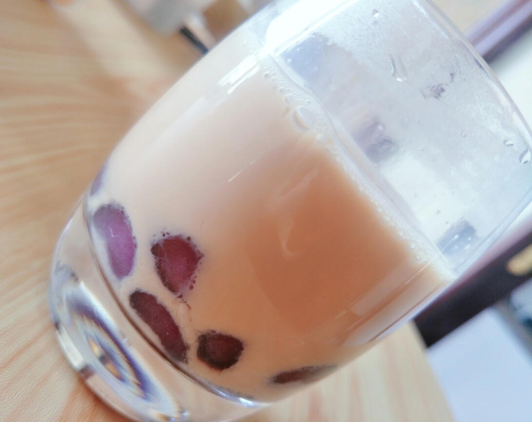 自制珍珠奶茶（紫色珍珠）的做法