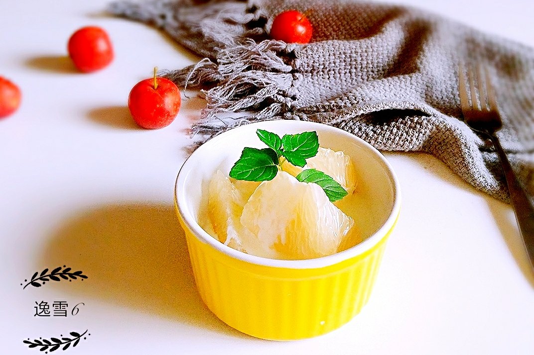 酸奶拌柚子（冰山晒雪）