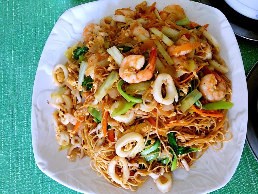 小谷粒烘焙做的海鲜炒面