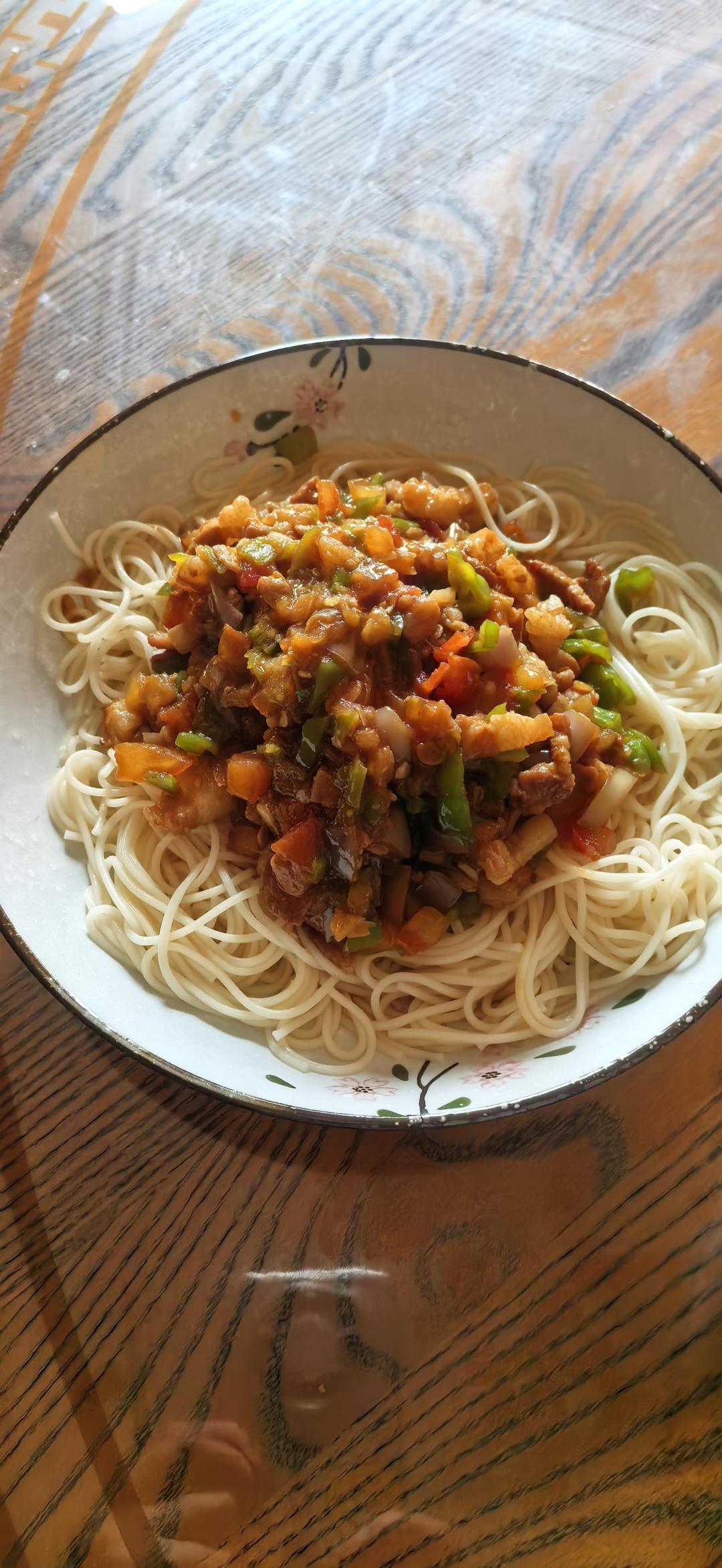 茄子肉丁打卤面