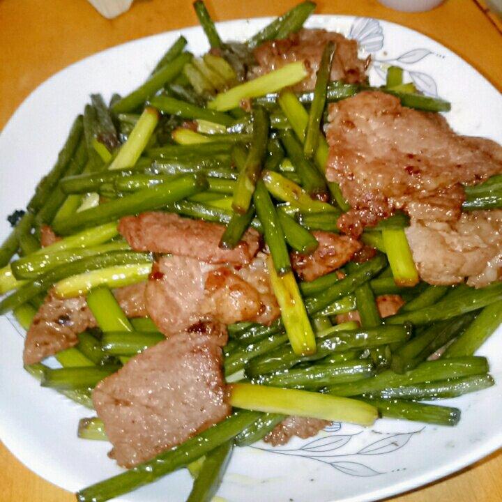 妈妈牌蒜薹炒肉