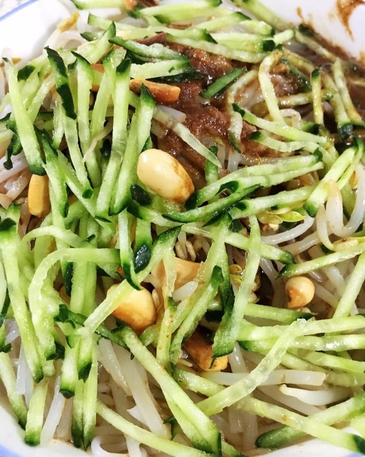 快手凉拌米线！