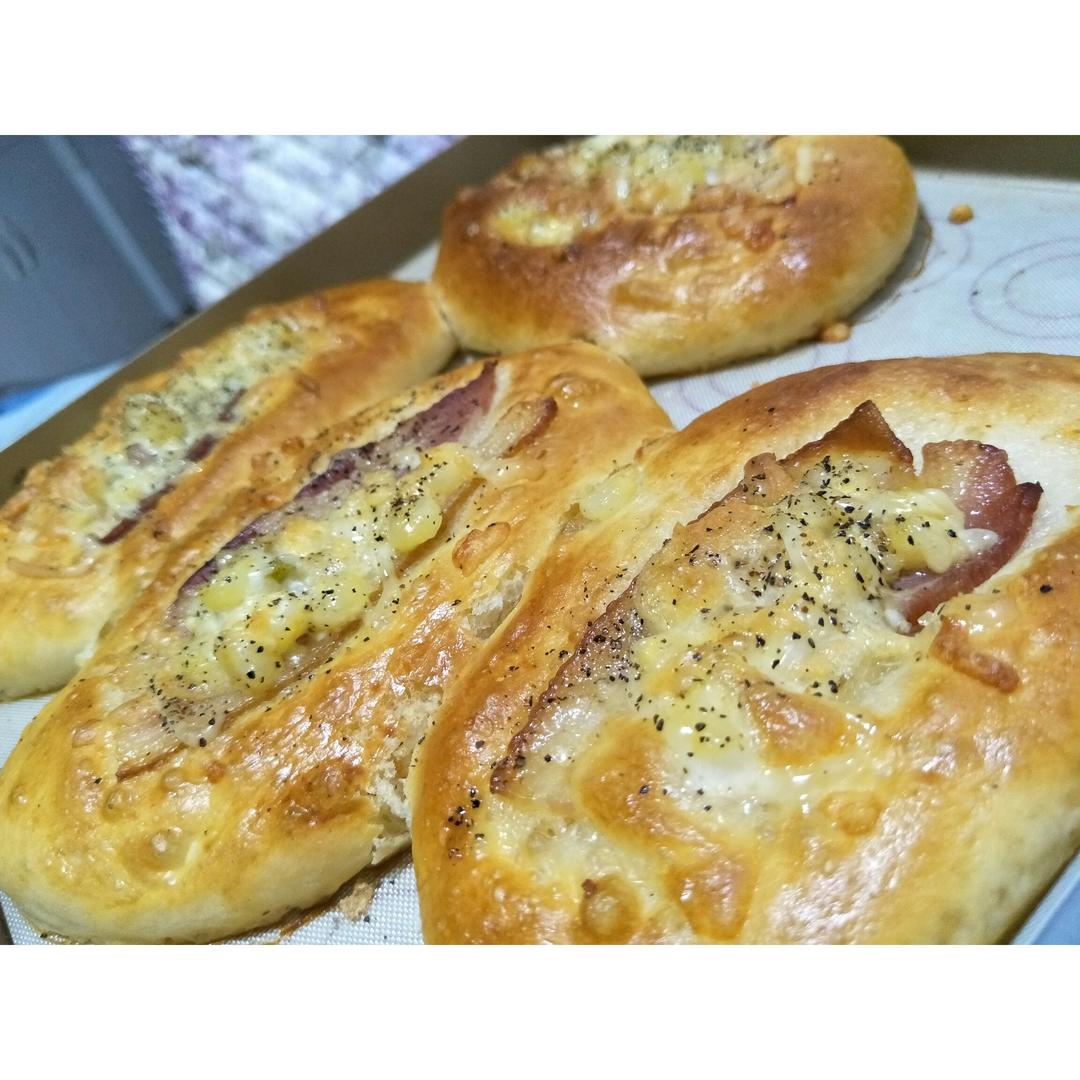 【培根沙拉面包】