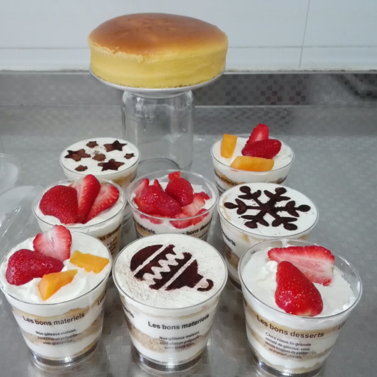 洋桃_绿茶做的水果奶油木糠杯