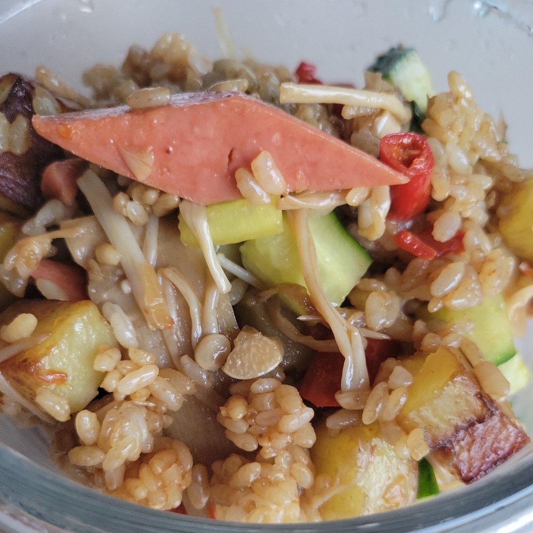 邻居抢着来我家吃土豆香肠炒饭，原来这么香！