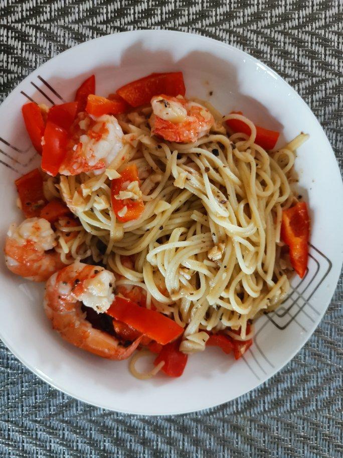 快手十分钟就可以搞定的蒜香鲜虾意面garlic shrimp pasta