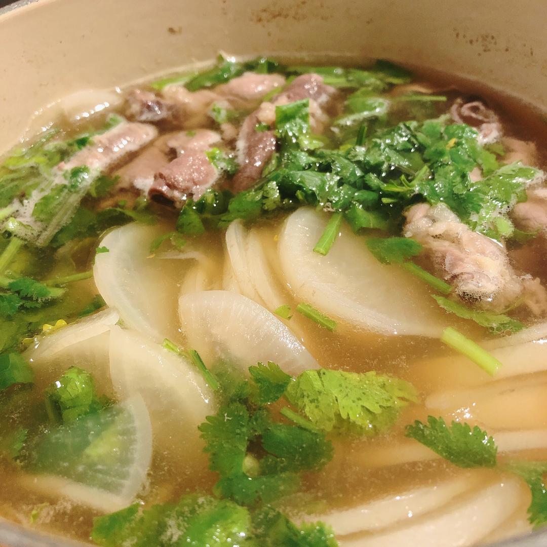 白萝卜炖牛肉汤