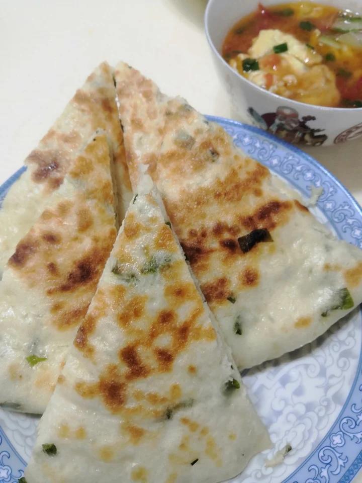 不用揉面做又宣又软香喷喷葱花芝麻发面大饼